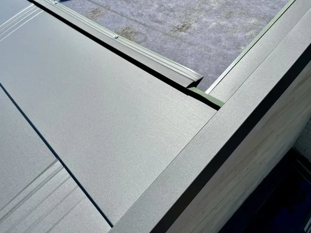 東京都江戸川区で知っておきたい屋根カバー工法のメリットと費用対効果