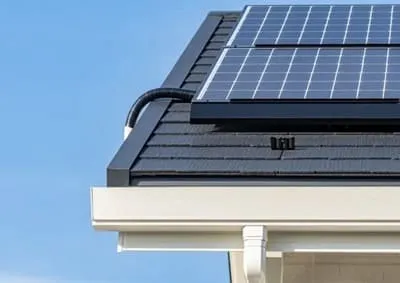 太陽光パネルは屋根塗装の前?後?最適な順番を解説
