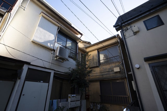 外壁塗装現場に足場が組めない！足場設置に必要なスペースとは？